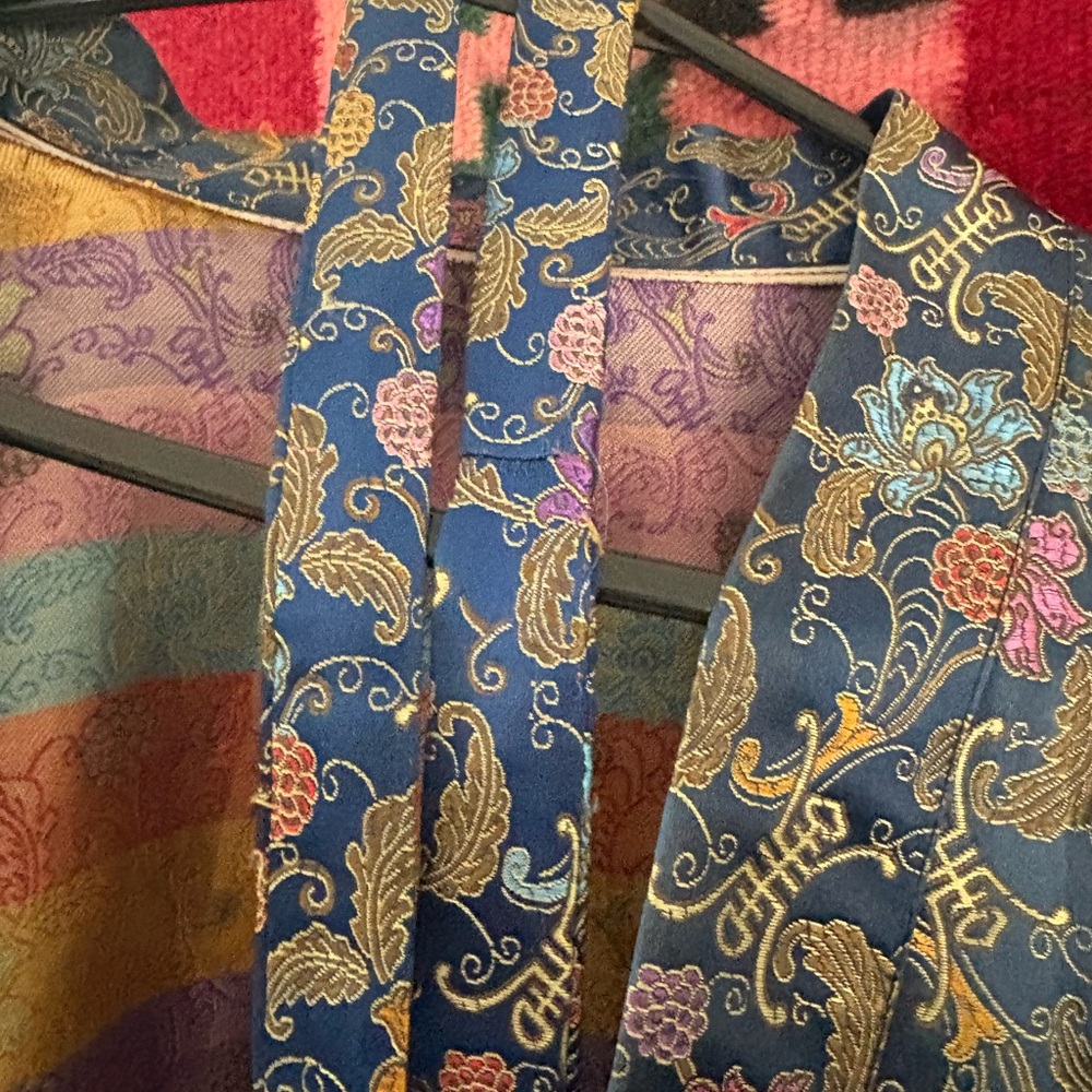 Floral Patterned Long Robe - Picture 4 of 4